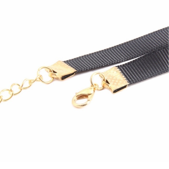 Choker Necklace - Rose Petal Soft Mauve Purple - Picture 5 of 6